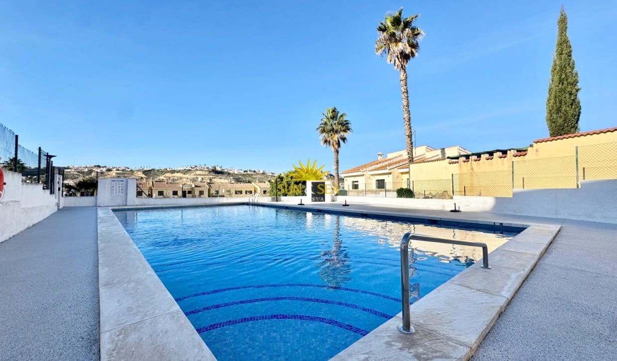 Casa de 2 habitaciones en Ciudad Quesada en alquiler con piscina - 850 € (Ref: 9493852)