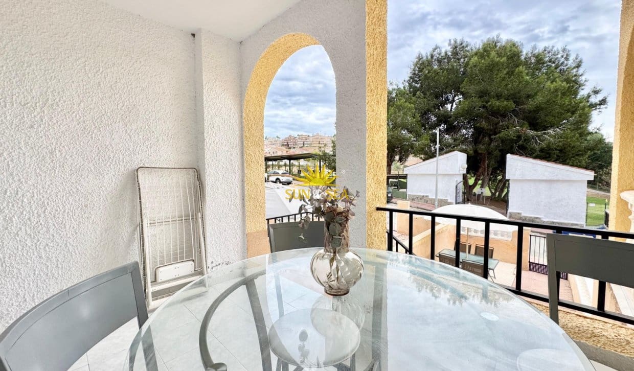 Casa de 2 habitaciones en Ciudad Quesada en alquiler con piscina - 850 € (Ref: 9493852)