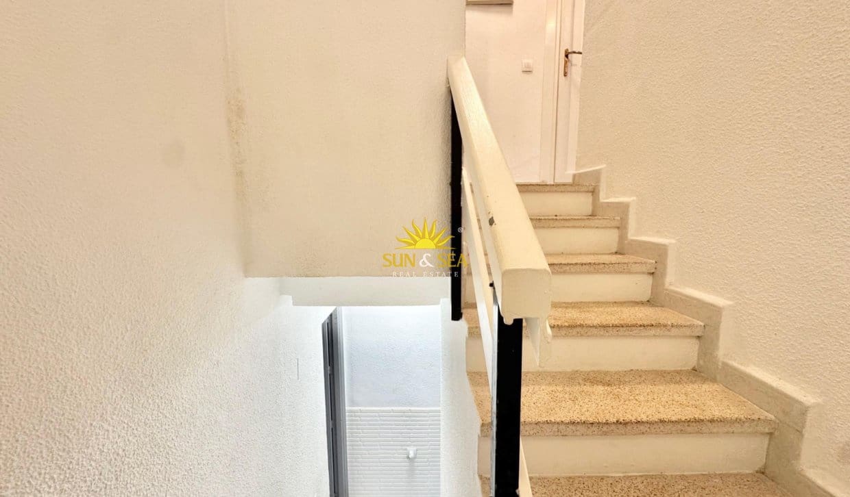 Casa de 2 habitaciones en Ciudad Quesada en alquiler con piscina - 850 € (Ref: 9493852)