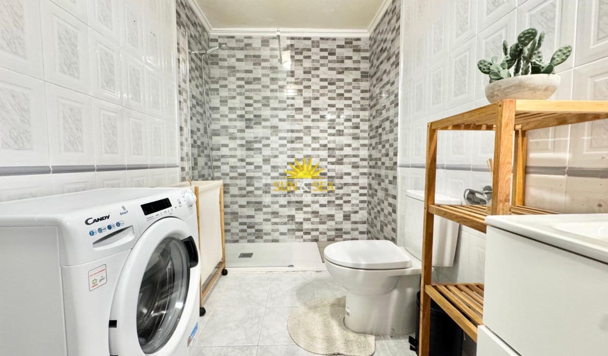 Casa de 2 habitaciones en Ciudad Quesada en alquiler con piscina - 850 € (Ref: 9493852)