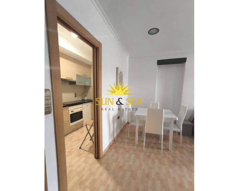 1 Zimmer Apartment zu vermieten in Arenales del Sol mit Pool - 700 € (Ref: 9493937)