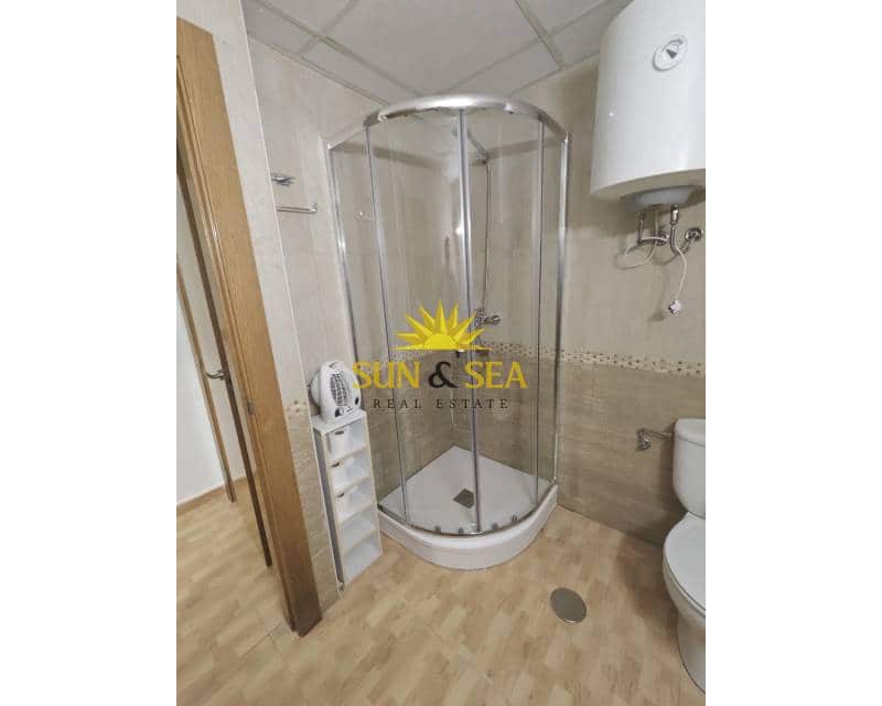 1 Zimmer Apartment zu vermieten in Arenales del Sol mit Pool - 700 € (Ref: 9493937)