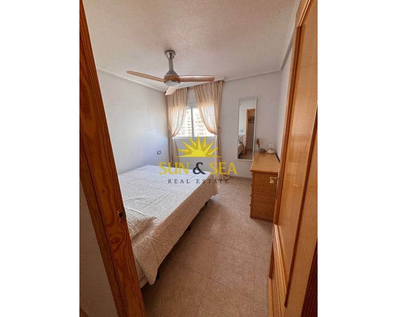 2 soveværelse Lejlighed til leje i Torrevieja med swimmingpool - € 850 (Ref: 9496619)