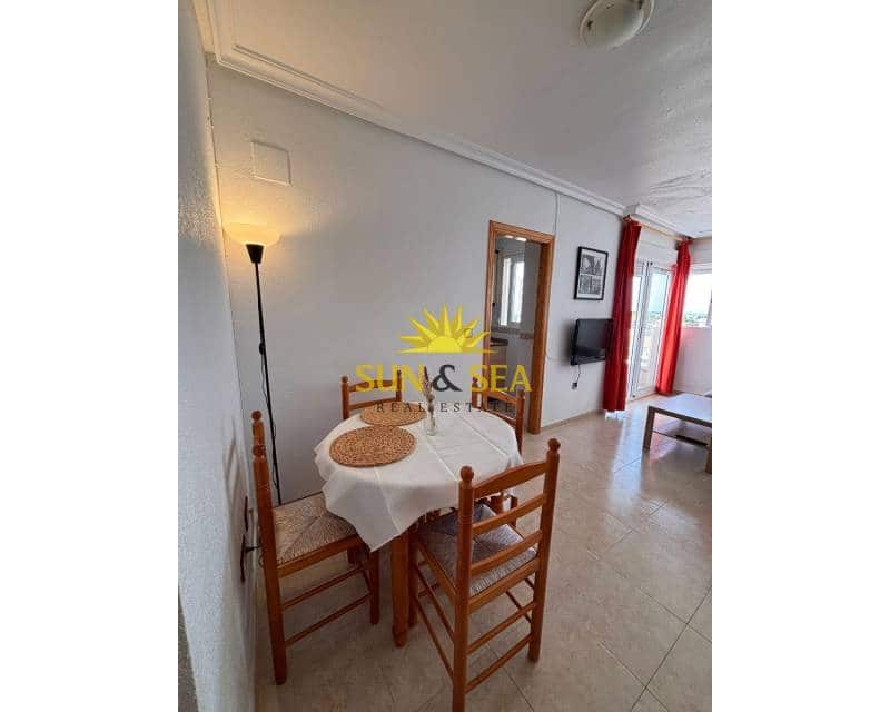 2 soveværelse Lejlighed til leje i Torrevieja med swimmingpool - € 850 (Ref: 9496619)