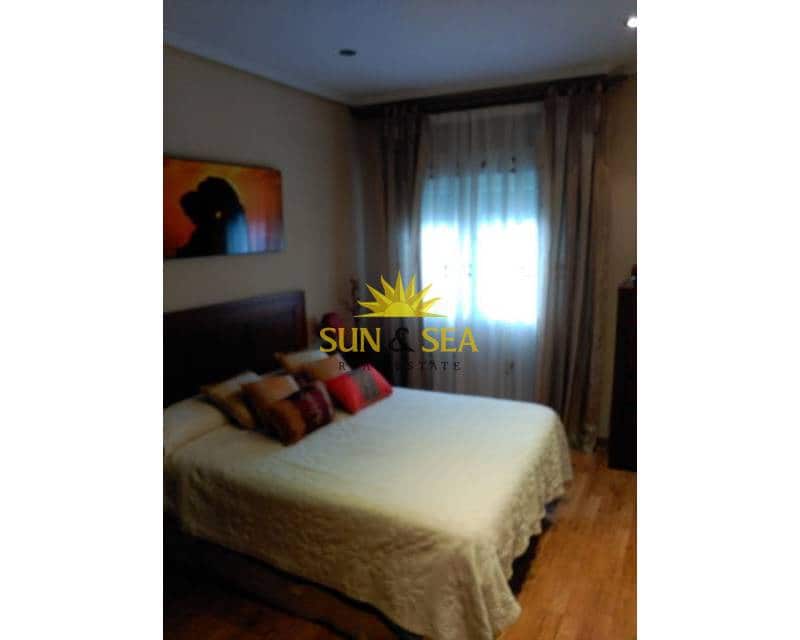 3 bedroom Villa for rent in El Mirador with garage - € 1,000 (Ref: 9496622)