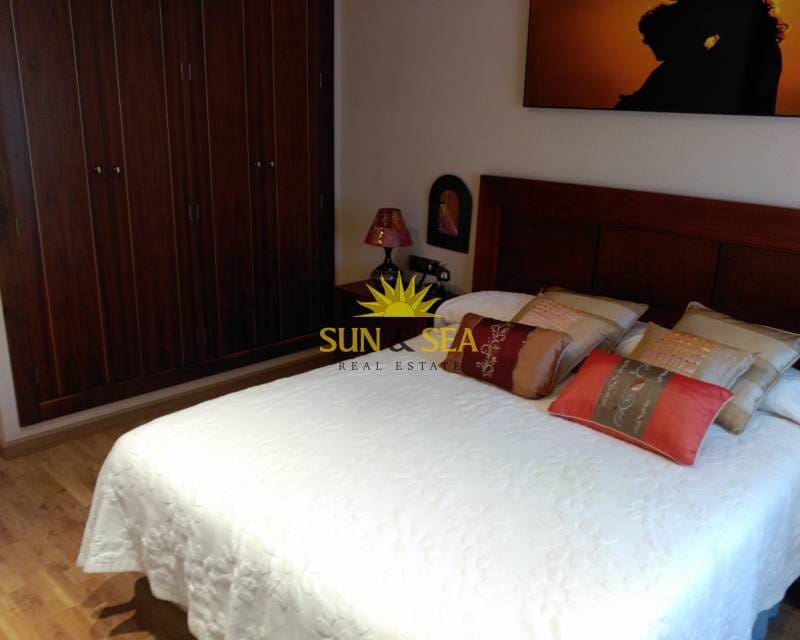 3 bedroom Villa for rent in El Mirador with garage - € 1,000 (Ref: 9496622)