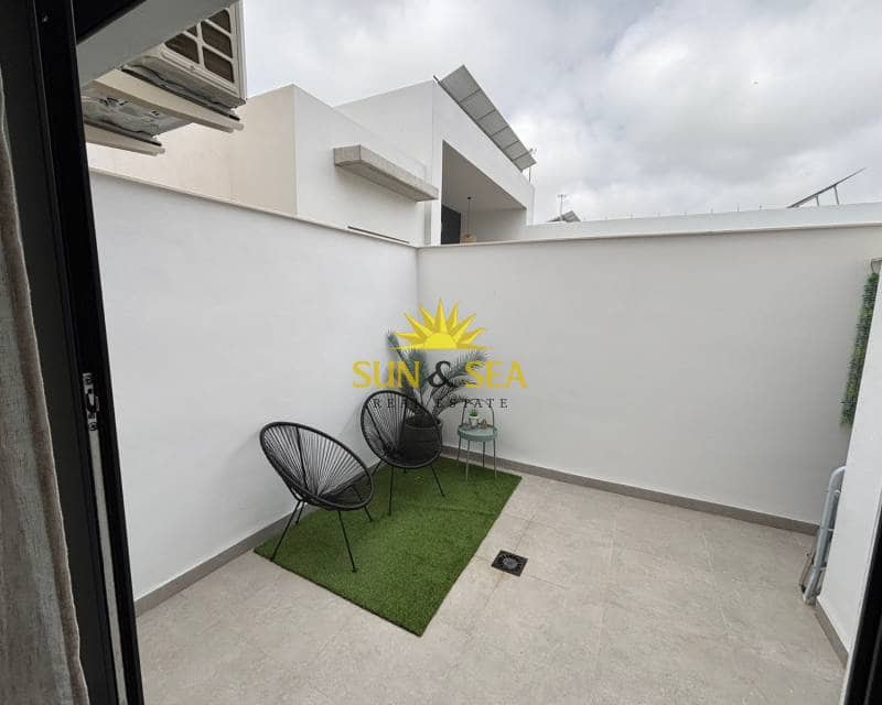 2 bedroom Flat for rent in Pilar de la Horadada with pool - € 1,200 (Ref: 9496623)