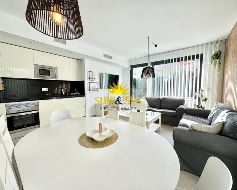 3 chambre Villa/Maison à vendre à Punta Prima avec piscine garage - 440 000 € (Ref: 9500623)