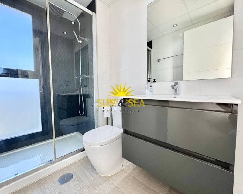 3 chambre Villa/Maison à vendre à Punta Prima avec piscine garage - 440 000 € (Ref: 9500623)