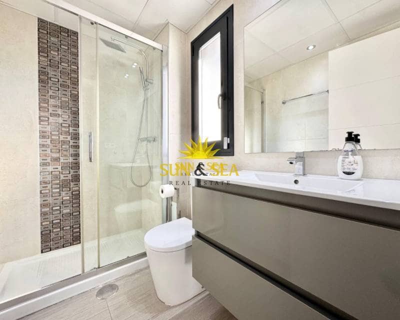 3 chambre Villa/Maison à vendre à Punta Prima avec piscine garage - 440 000 € (Ref: 9500623)