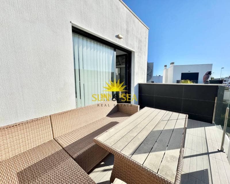 3 chambre Villa/Maison à vendre à Punta Prima avec piscine garage - 440 000 € (Ref: 9500623)