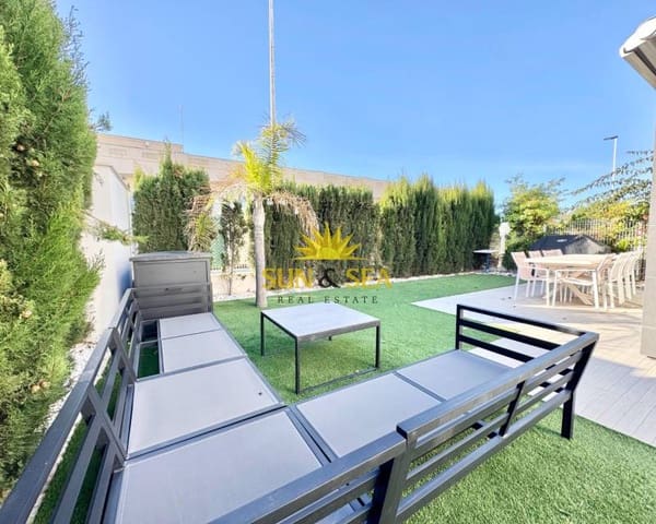 3 soveværelse Villa til leje i Punta Prima, Torrevieja med swimmingpool garage - € 2.700 (Ref: 9500624)