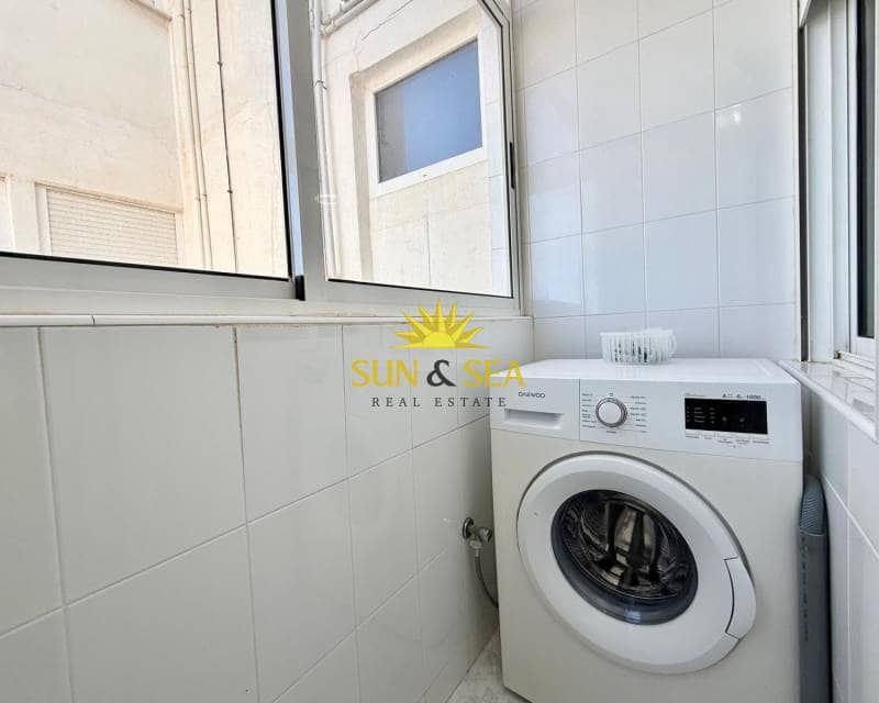 3 bedroom Apartment for rent in Torrevieja - € 1,000 (Ref: 9503289)