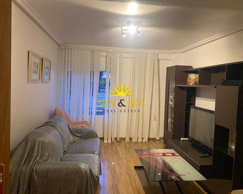 3 slaapkamer Appartement te huur in Elche / Elx - € 850 (Ref: 9506288)