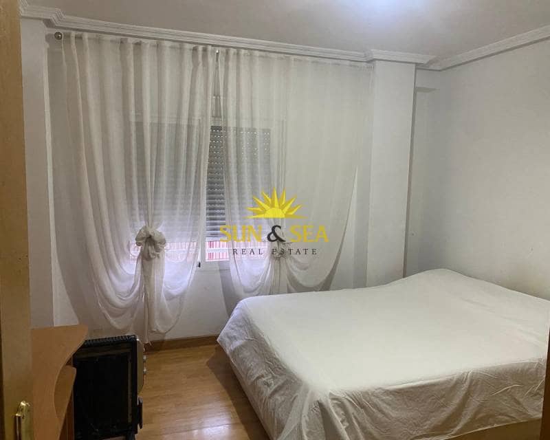 3 slaapkamer Appartement te huur in Elche / Elx - € 850 (Ref: 9506288)