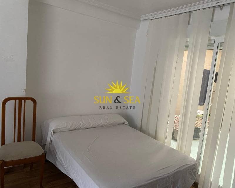 3 slaapkamer Appartement te huur in Elche / Elx - € 850 (Ref: 9506288)