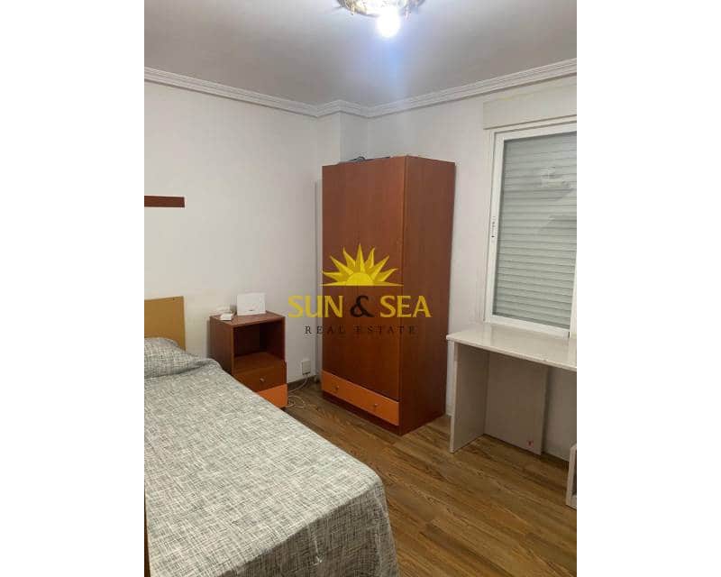 3 slaapkamer Appartement te huur in Elche / Elx - € 850 (Ref: 9506288)