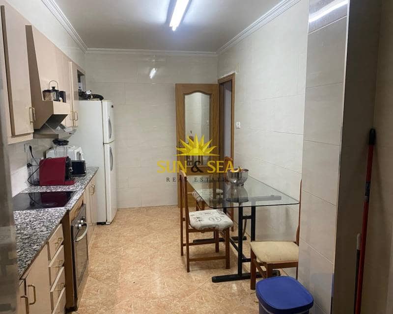 3 slaapkamer Appartement te huur in Elche / Elx - € 850 (Ref: 9506288)