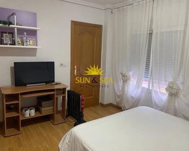 3 slaapkamer Appartement te huur in Elche / Elx - € 850 (Ref: 9506288)