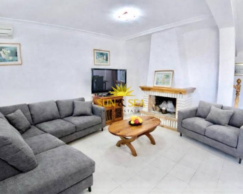 4 soveværelse Penthouse til salg i La Mata med swimmingpool - € 595.000 (Ref: 9511435)