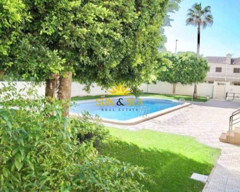 4 soveværelse Penthouse til salg i La Mata med swimmingpool - € 595.000 (Ref: 9511435)