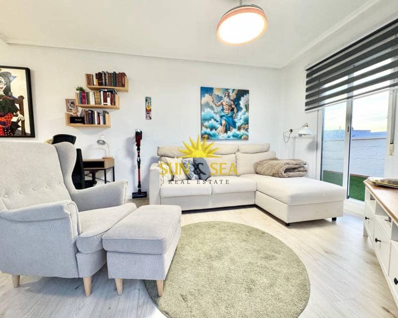 2 slaapkamer Penthouse te huur in La Mata - € 1.100 (Ref: 9516212)