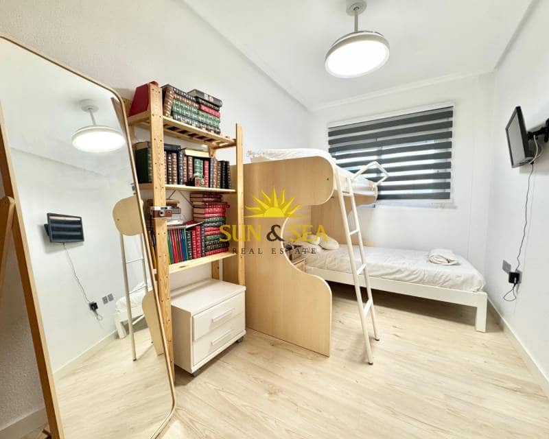 2 slaapkamer Penthouse te huur in La Mata - € 1.100 (Ref: 9516212)