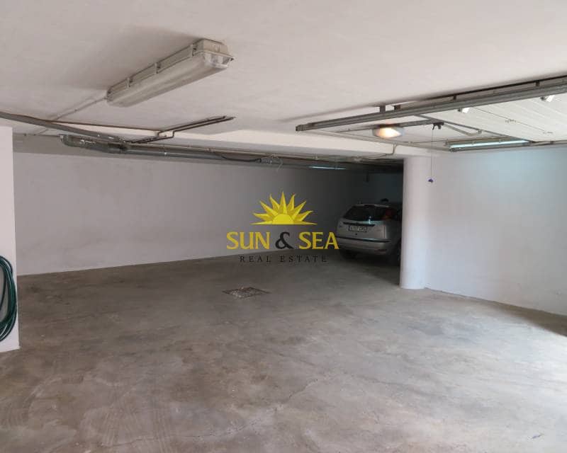 4 camera da letto Villa da affittare in La Union con piscina garage - 1.400 € (Rif: 9516517)