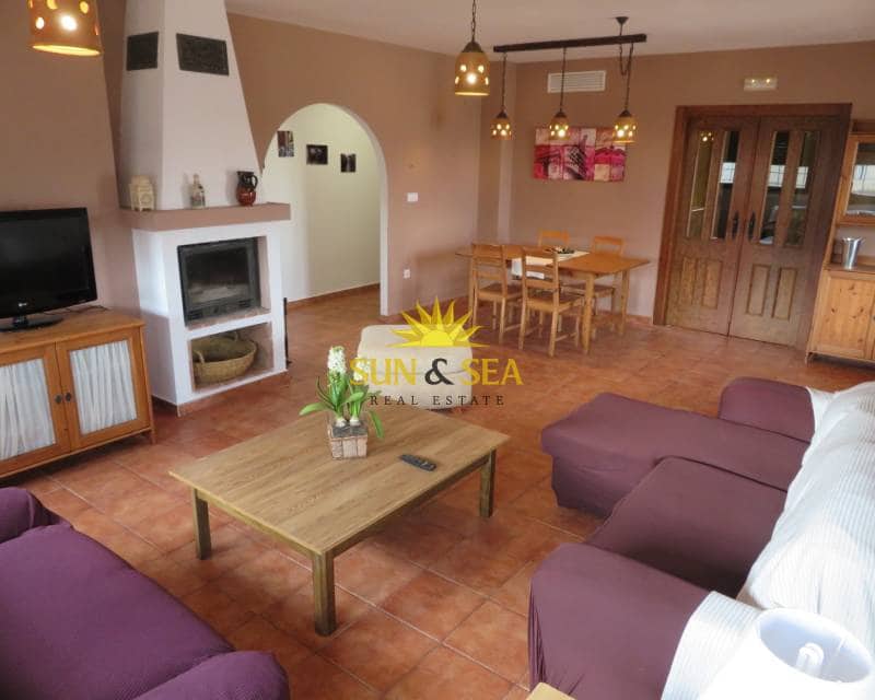 4 camera da letto Villa da affittare in La Union con piscina garage - 1.400 € (Rif: 9516517)