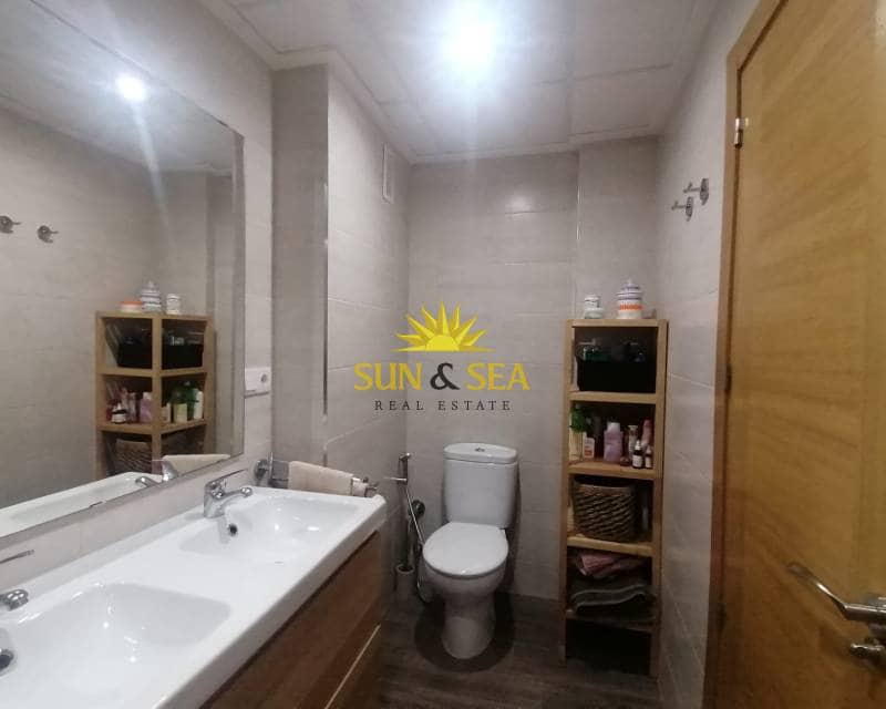 3 bedroom Apartment for rent in Torrevieja with garage - € 1,000 (Ref: 9516518)