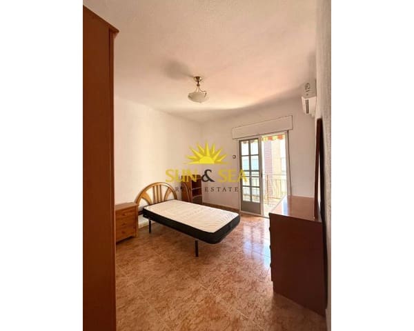 Appartement de 3 chambres à louer à San Antón, Carthagène - 750 € (Ref: 9516519)