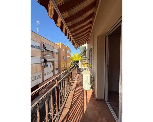 Appartement de 3 chambres à louer à San Antón, Carthagène - 750 € (Ref: 9516519)