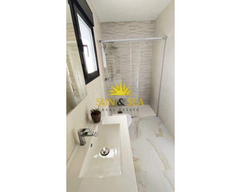 Chalet de 3 habitaciones en Pinar de Campoverde en venta con piscina - 437.800 € (Ref: 9525628)