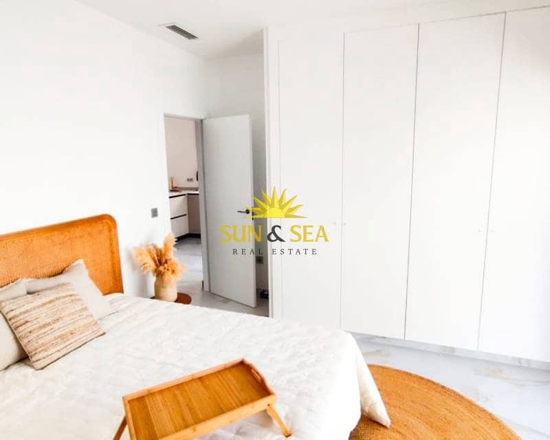 Chalet de 3 habitaciones en Pinar de Campoverde en venta con piscina - 437.800 € (Ref: 9525628)