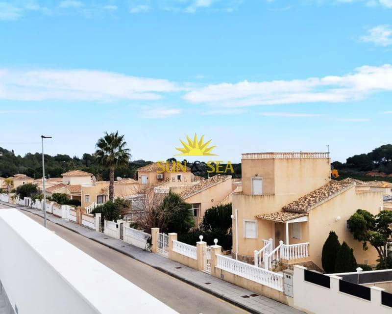 Chalet de 3 habitaciones en Pinar de Campoverde en venta con piscina - 437.800 € (Ref: 9525628)