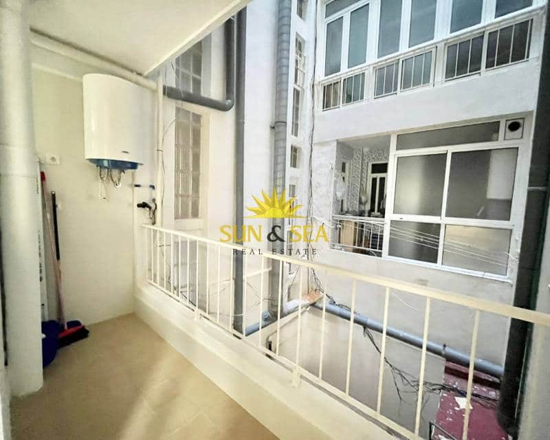 Appartement de 4 chambres à louer à Torrevieja avec garage - 1 500 € (Ref: 9529031)
