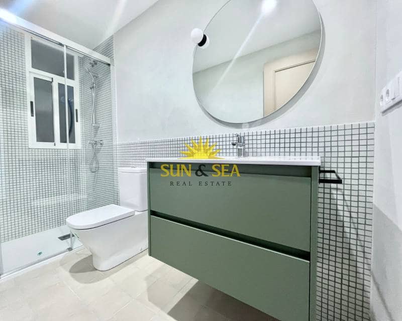 Appartement de 4 chambres à louer à Torrevieja avec garage - 1 500 € (Ref: 9529031)