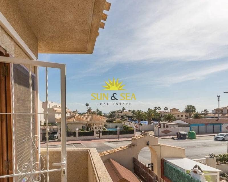 3 soverom Villa til salgs i Playa Flamenca med svømmebasseng garasje - € 239 000 (Ref: 9529032)