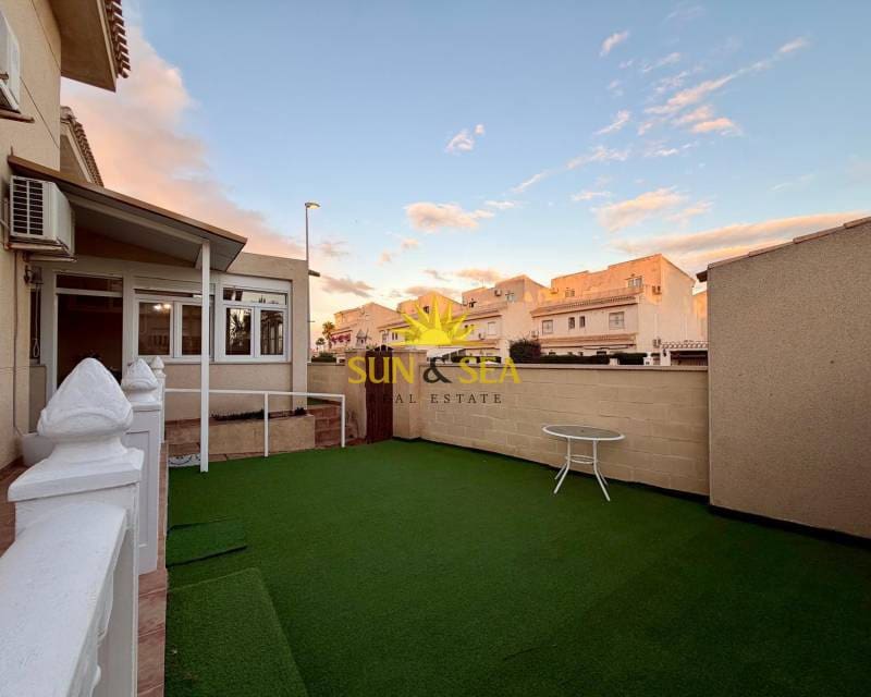 3 soverom Villa til salgs i Playa Flamenca med svømmebasseng garasje - € 239 000 (Ref: 9529032)