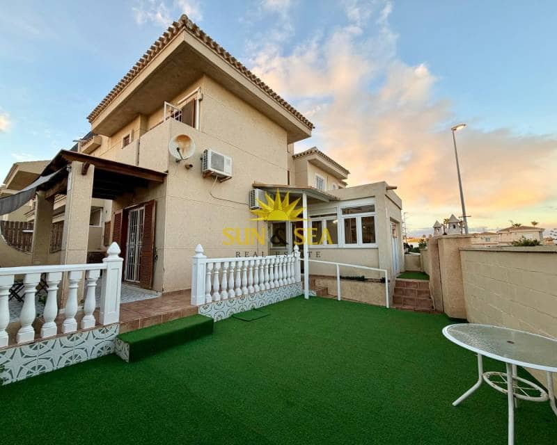 3 soverom Villa til salgs i Playa Flamenca med svømmebasseng garasje - € 239 000 (Ref: 9529032)