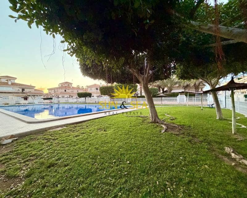 3 soverom Villa til salgs i Playa Flamenca med svømmebasseng garasje - € 239 000 (Ref: 9529032)