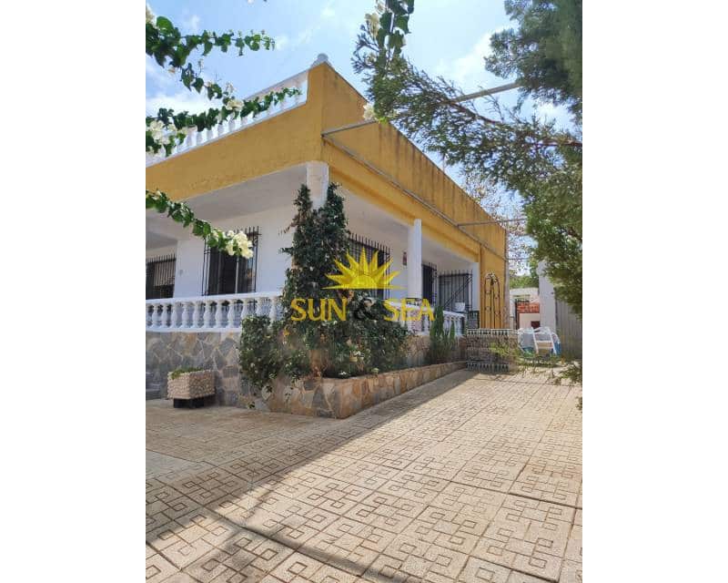 4 bedroom Villa for rent in Los Urrutias - € 1,100 (Ref: 9541884)