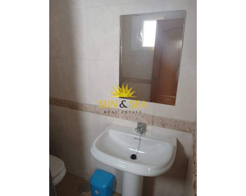 3 sovrum Lägenhet att hyra i Torrevieja - 800 € (Ref: 9541885)