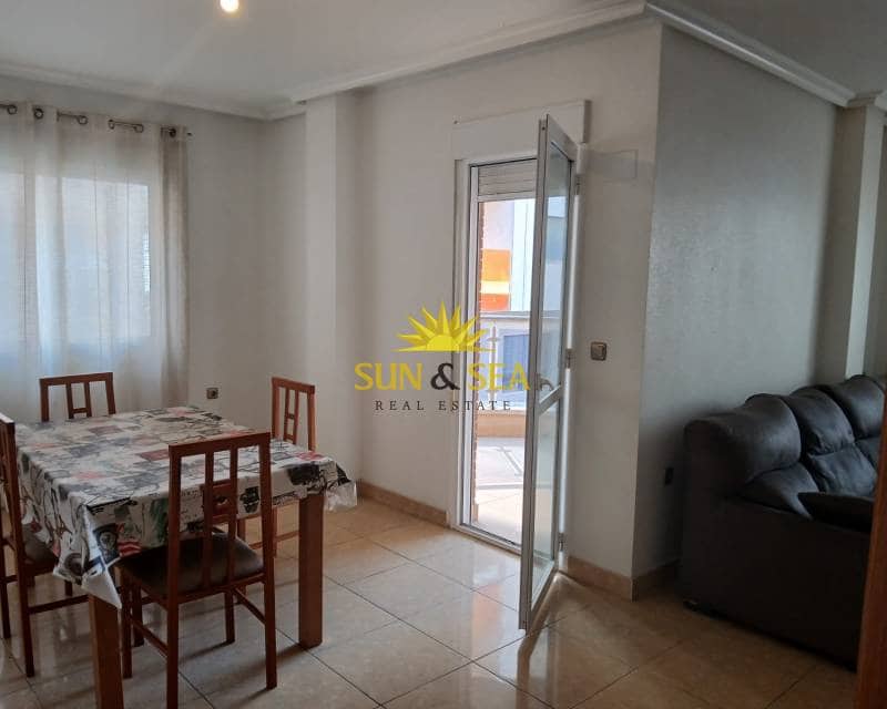 3 sovrum Lägenhet att hyra i Torrevieja - 800 € (Ref: 9541885)