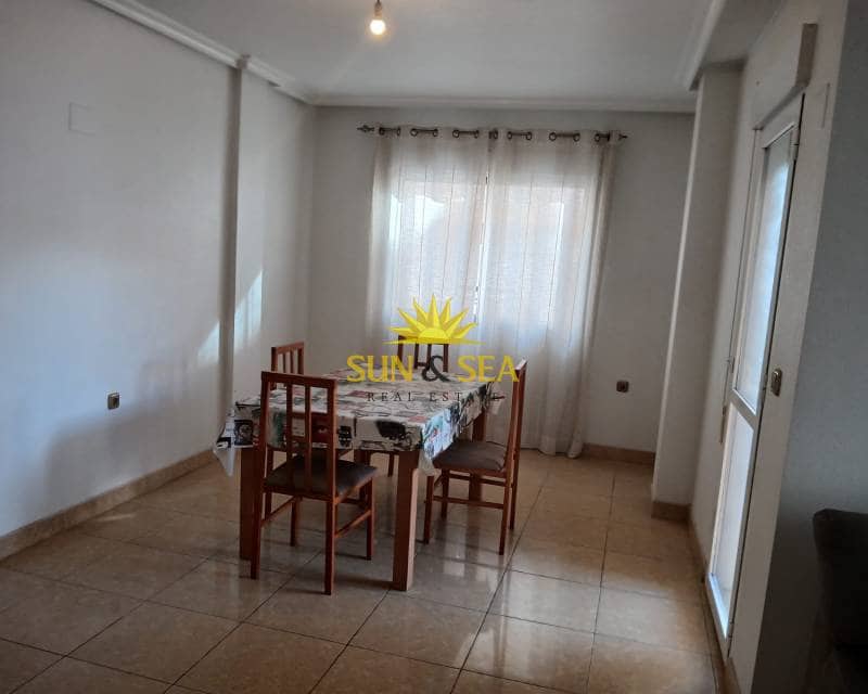 3 sovrum Lägenhet att hyra i Torrevieja - 800 € (Ref: 9541885)