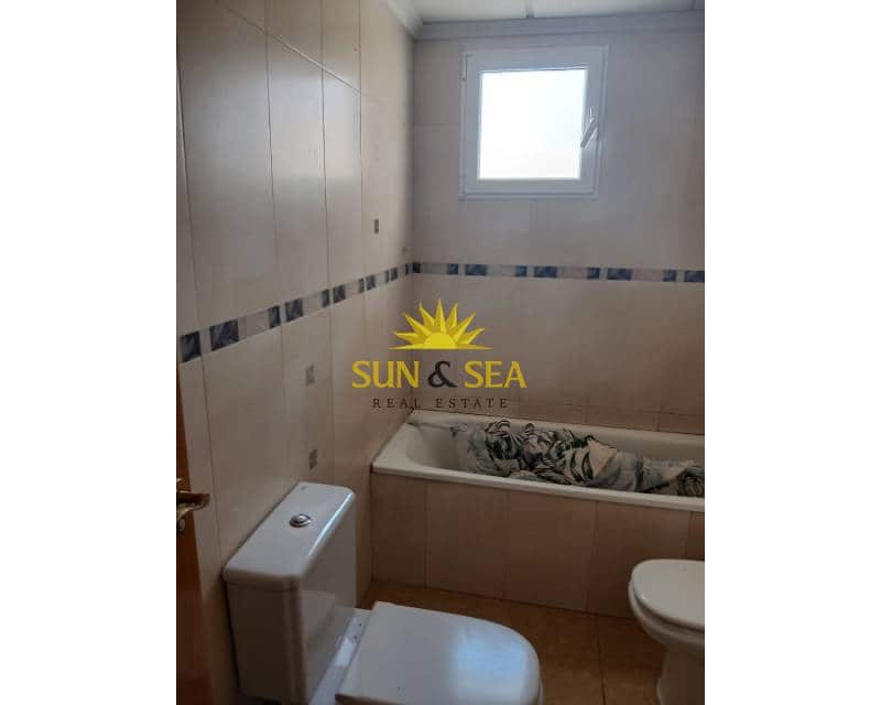 3 sovrum Lägenhet att hyra i Torrevieja - 800 € (Ref: 9541885)