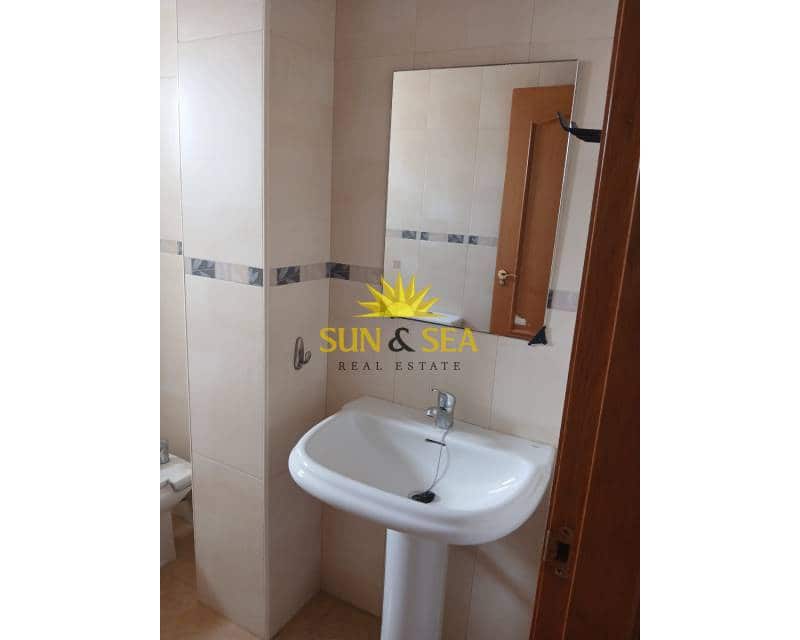 3 sovrum Lägenhet att hyra i Torrevieja - 800 € (Ref: 9541885)