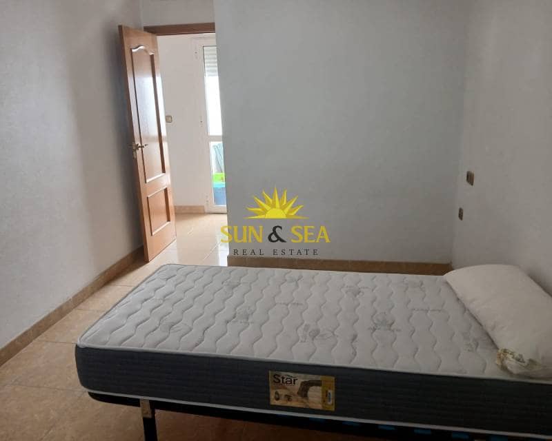 3 sovrum Lägenhet att hyra i Torrevieja - 800 € (Ref: 9541885)