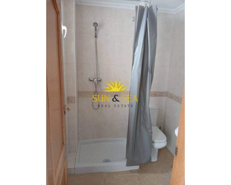 3 sovrum Lägenhet att hyra i Torrevieja - 800 € (Ref: 9541885)