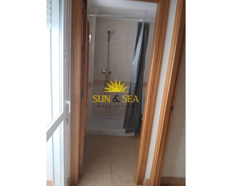 3 sovrum Lägenhet att hyra i Torrevieja - 800 € (Ref: 9541885)